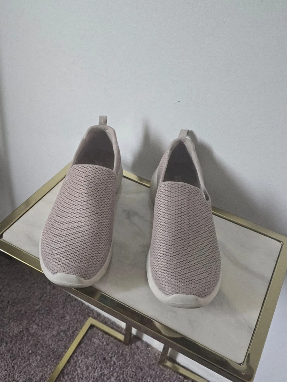 Skechers Women Go Walk Joy Sneaker Gray Netting Size 10. Preloved Good Condition